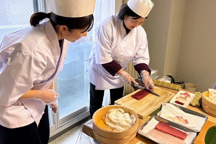 Sapporo Master Sushi Making Tour — photo 4