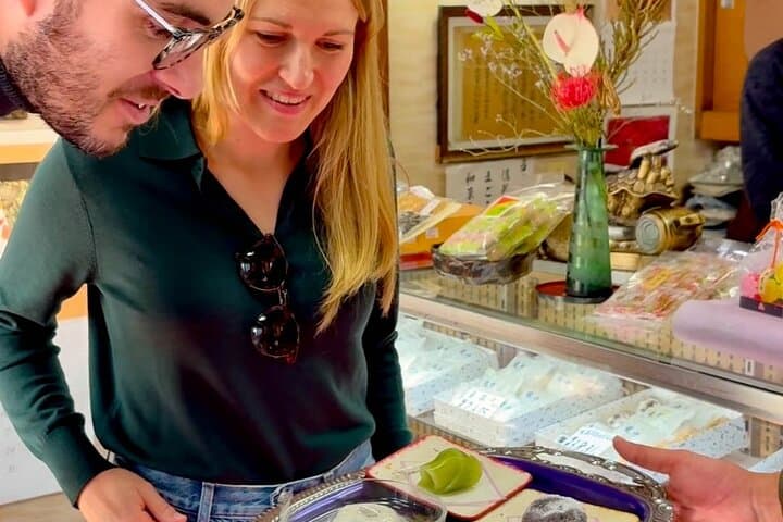 Private Tokyo Local Street Food Tour: Choose 7 Foods & 1 Drink — photo 5