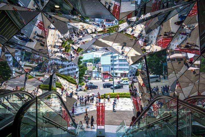 Shibuya & Harajuku Private Guided Tour - Hidden Gems & Highlights — photo 2