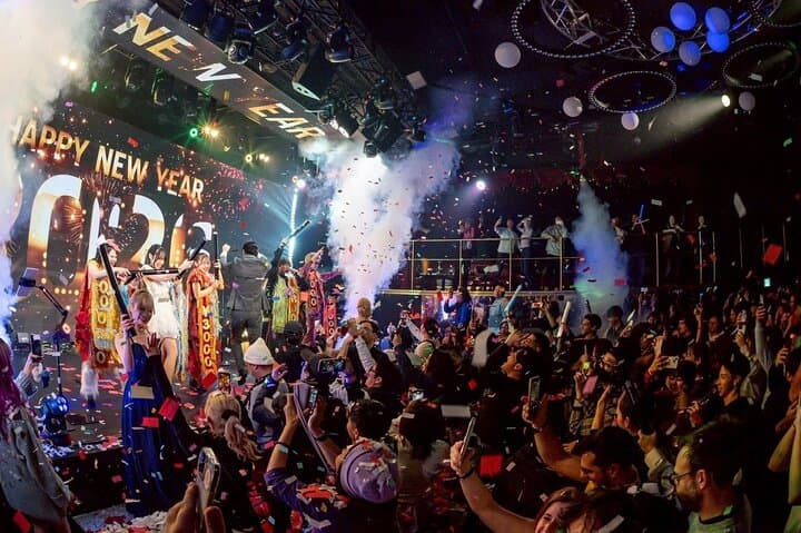 Osaka Umeda: PICCADILLY Live Show &Shisha& Nightclub Entry+Drink — photo 3