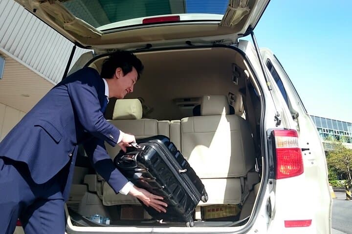 Haneda Airport to Tokyo Private Transfer(English-Speaking Driver) — photo 2
