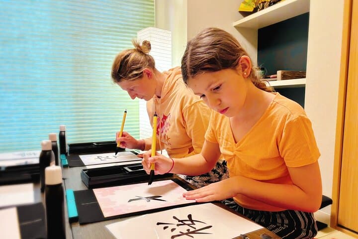 Private Japanese Calligraphy Experience in Osaka — photo 3