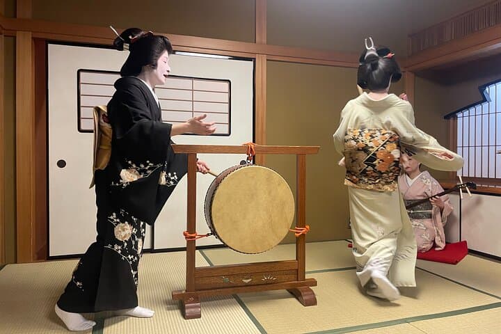 Kanazawa Geisha Beyond the Performance — photo 4