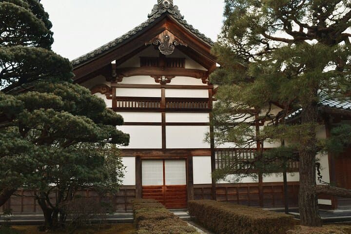 Kyoto Gion Walk with Local: Culture & Geisha World — photo 6