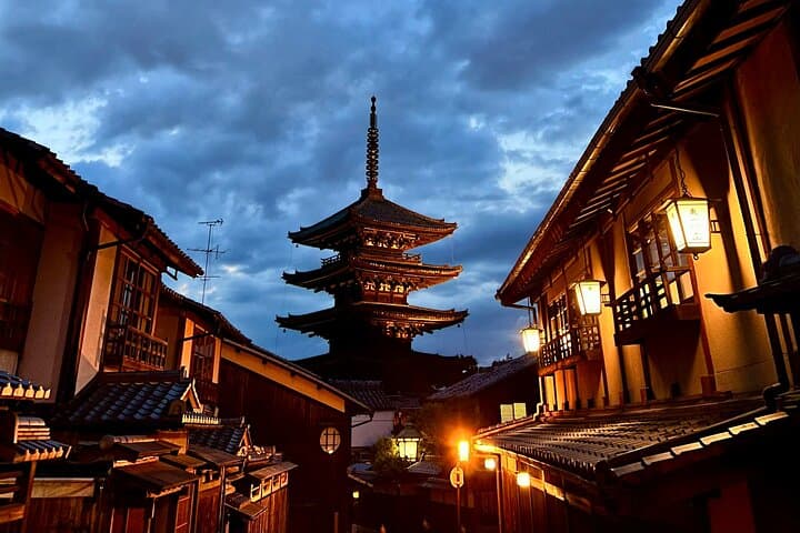 Kyoto Gion Walk with Local: Culture & Geisha World — photo 10