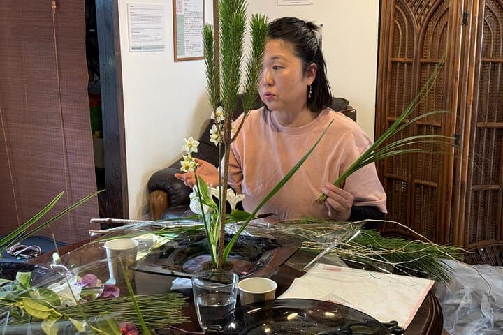 Ikebana (Japanese Flower Arrangement) Workshop in Beppu — photo 5