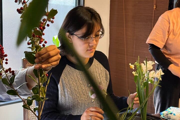 Ikebana (Japanese Flower Arrangement) Workshop in Beppu — photo 7