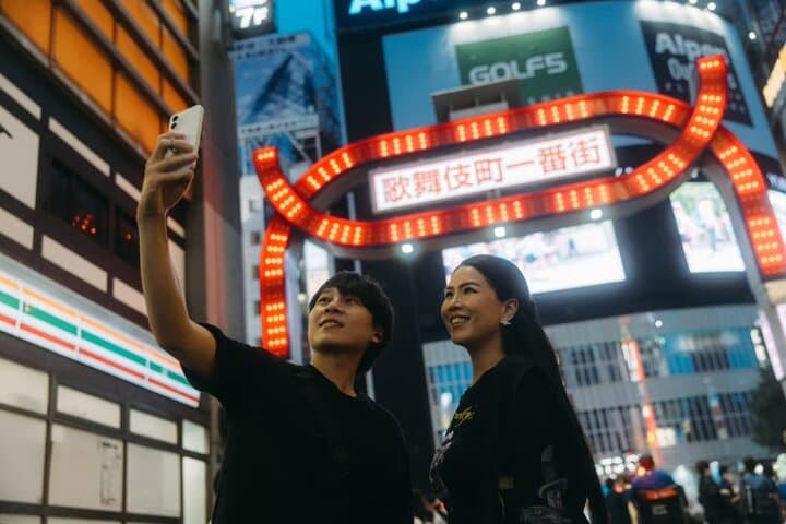 Tokyo Walking Tour of Kabukicho and Golden Gai with a Ninja Guide — photo 4