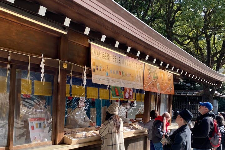 Pray Like a Local at Meiji Shrine – Guided Tour with Sake Barrels — photo 19