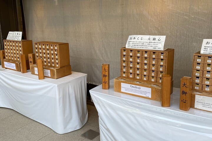 Pray Like a Local at Meiji Shrine – Guided Tour with Sake Barrels — photo 20
