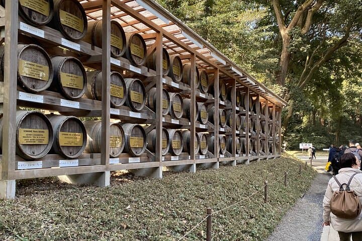 Pray Like a Local at Meiji Shrine – Guided Tour with Sake Barrels — photo 4