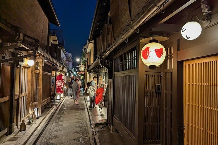 Kyoto Evening Magic: Fushimi Inari, Gion & Local Food Experience — photo 12