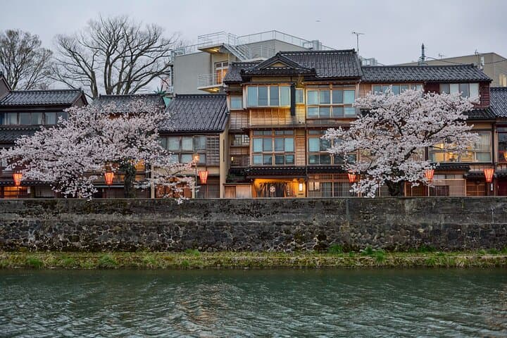 The historic districts of Kanazawa, Samurai & Geishas — photo 4