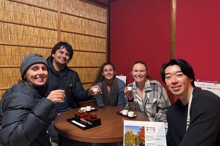 Kanazawa Night Walk and Izakaya Tour with Local Guide — photo 3