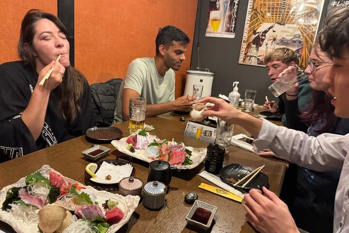 Kanazawa Night Walk and Izakaya Tour with Local Guide — photo 4