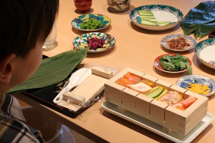 Private Kanazawa Bamboo Sushi Family Cooking Experience — photo 4