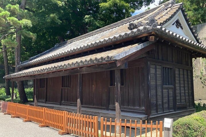 Tokyo Imperial Palace A Historical Food Tour With Guide and Car — photo 2