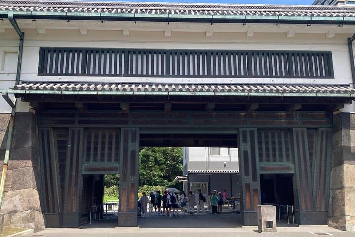 Tokyo Imperial Palace A Historical Food Tour With Guide and Car — photo 3