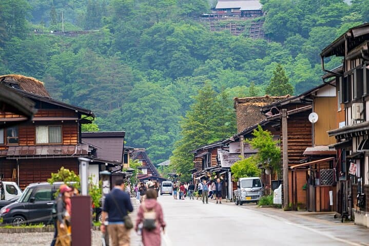 From Tokyo: Tateyama Kurobe Alpine Route & Shirakawago 2-Day Tour — photo 9