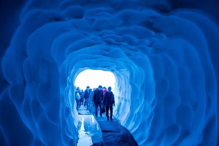 From Tokyo: Tateyama Kurobe Alpine Route & Shirakawago 2-Day Tour — photo 4