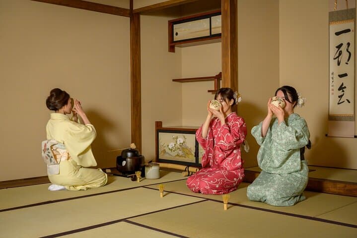 Shinjuku : Authentic Tea Ceremony with Matcha & Kimono — photo 4