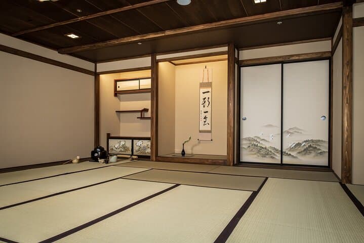 Shinjuku : Authentic Tea Ceremony with Matcha & Kimono — photo 3