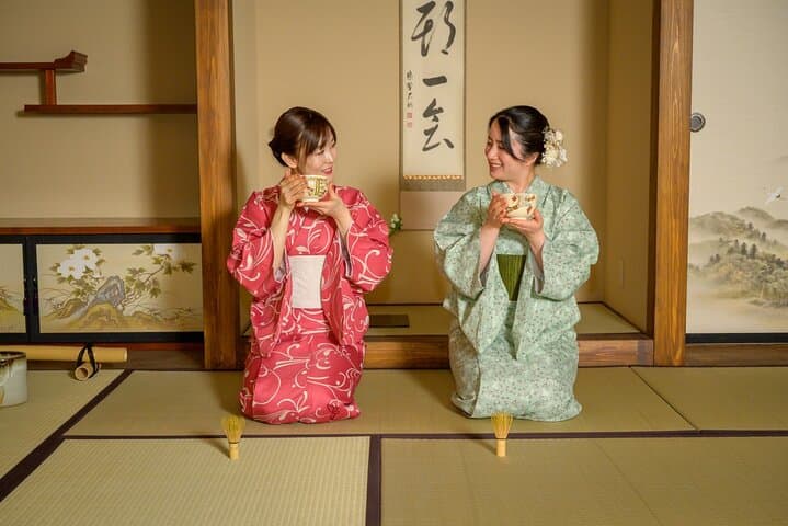 Shinjuku : Authentic Tea Ceremony with Matcha & Kimono — photo 12
