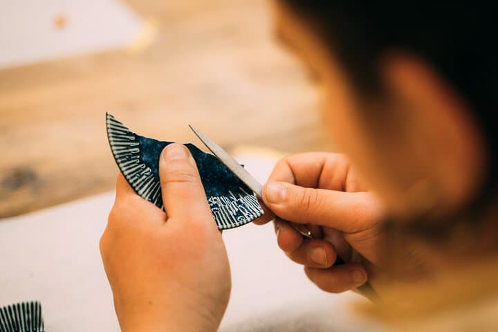 Kyoto Traditional Kintsugi Workshop in Gion Gold Repair Art — photo 4