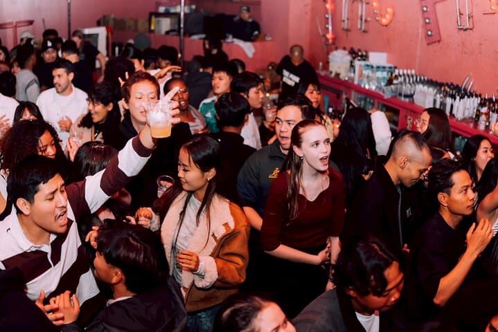 Osaka’s Iconic All-Pink NightClub: VIP Booth, Champagne & Show — photo 18