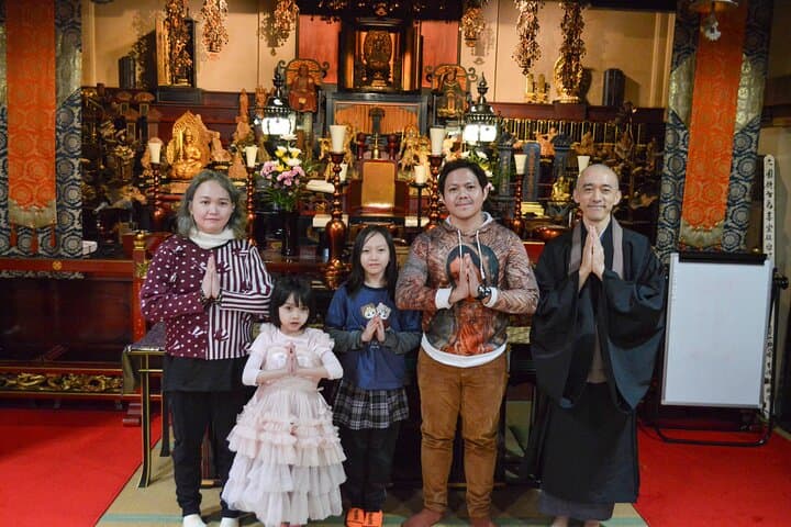 Zen Meditation and Calligraphy Workshop in a Local Temple — photo 1