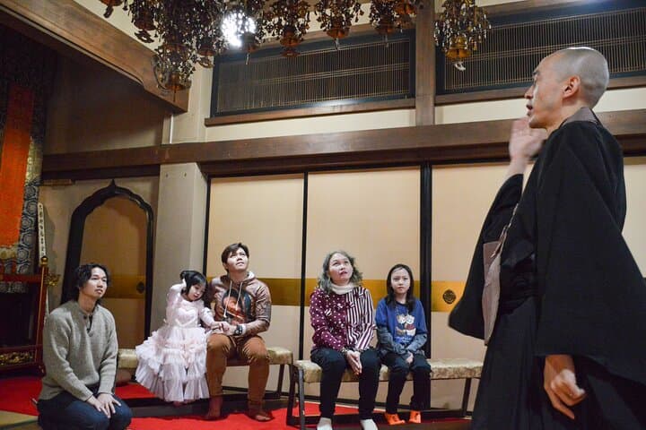 Zen Meditation and Calligraphy Workshop in a Local Temple — photo 5