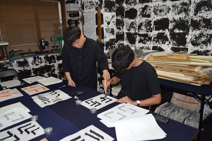 Zen Meditation and Calligraphy Workshop in a Local Temple — photo 7