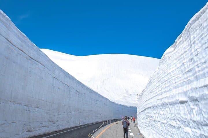 From Nagoya Tateyama Kurobe Snow Wall & Kamikochi 2 Day Tour — photo 2