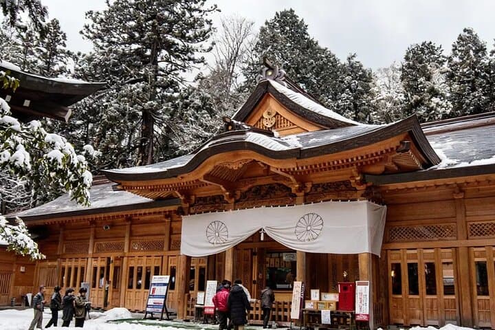 From Nagoya Tateyama Kurobe Snow Wall & Kamikochi 2 Day Tour — photo 9