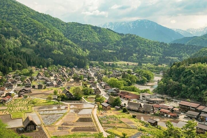 Shirakawago and Kanazawa Tour from Tokyo by Private Car — photo 4