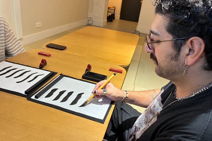Tokyo: Private Calligraphy Class at Japanese Room in Shibuya — photo 17