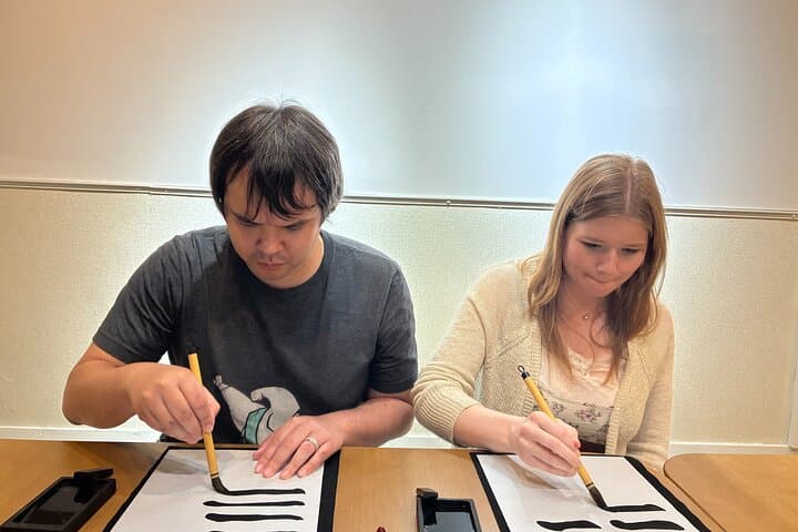 Tokyo: Private Calligraphy Class at Japanese Room in Shibuya — photo 19