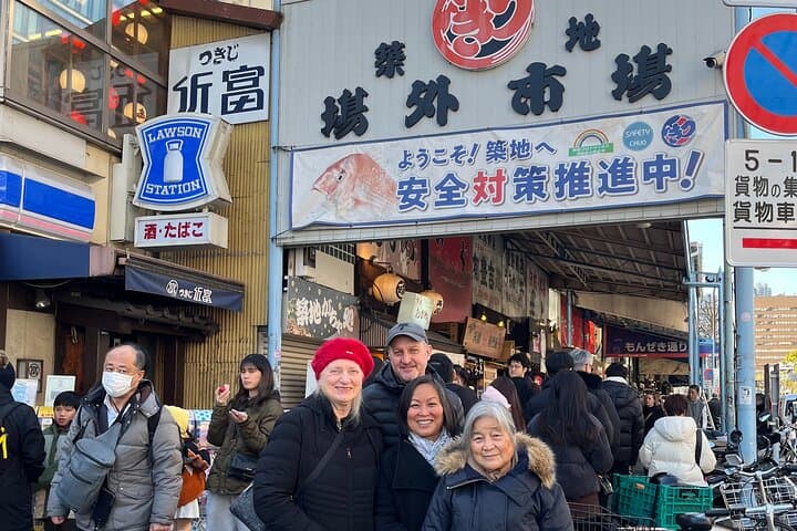 2.5hours Private Tsukiji Market Tour Experience — photo 2