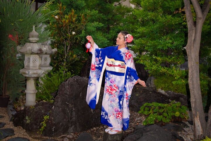 Kimono Photoshoots at Osaka Castle, Temples & Shrines, or Studio — photo 6