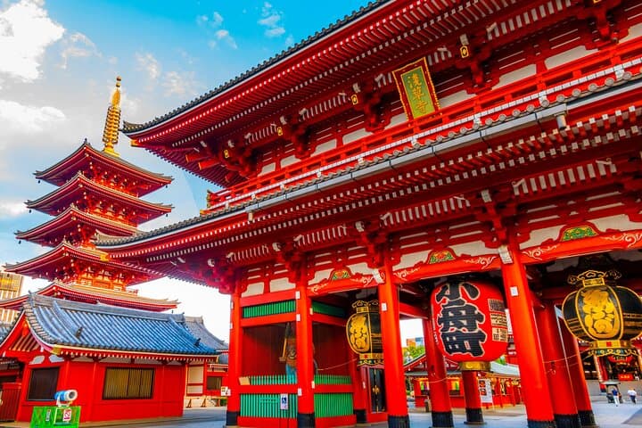 Private tour of ancient Tokyo: Asakusa, Ueno with local guide — photo 1