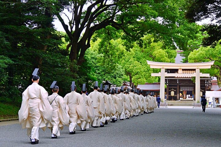 Private tour of ancient Tokyo: Asakusa, Ueno with local guide — photo 9