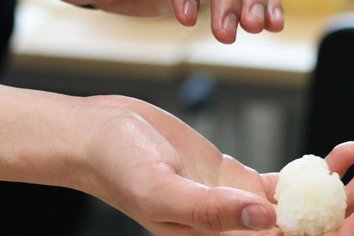 Tokyo Tsukiji 1-hour Sushi Making & Bento Class by a Local Family — photo 10