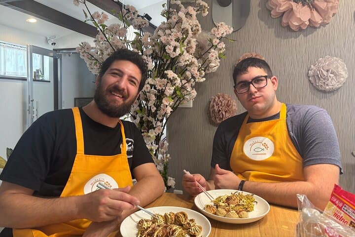 1 hour Takoyaki and Okonomiyaki cooking class in Kyoto — photo 12