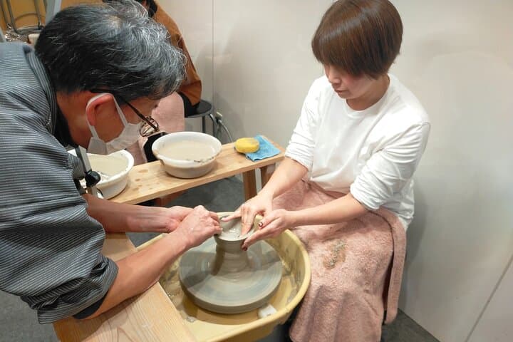 1 hour Traditional Kyoto Pottery Experience with Master Artisans — photo 2