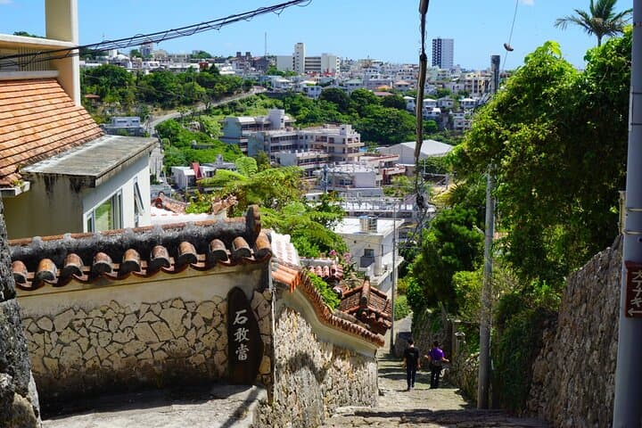 Private Okinawa Photo Tour Explore Shuri and Naha — photo 11