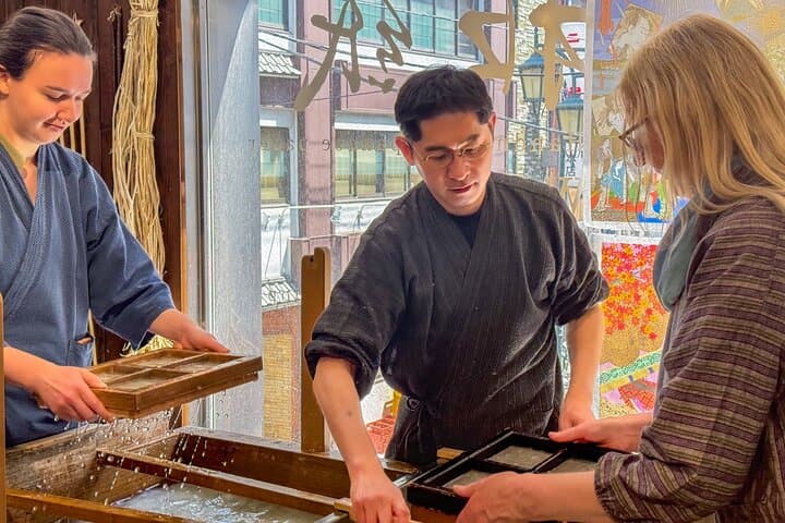 【Tokyo/Asakusa】Traditional Japanese Washi Papermaking experience — photo 10
