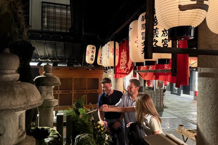 Osaka: Hidden Namba Bars, Sake & Karaoke Adventure — photo 9