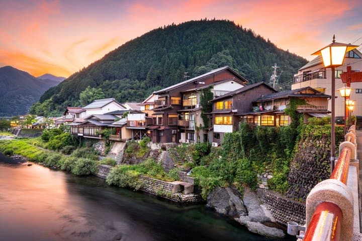 Shirakawago Takayama and Gujo Hachiman Day Tour from Nagoya — photo 3