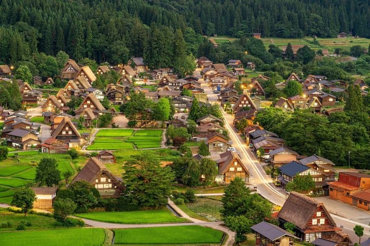Shirakawago Takayama and Gujo Hachiman Day Tour from Nagoya — photo 8