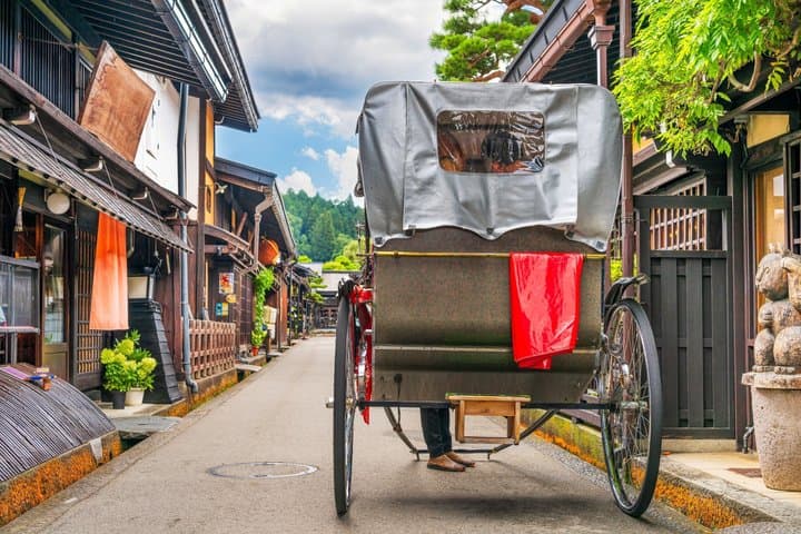 Shirakawago Takayama and Gujo Hachiman Day Tour from Nagoya — photo 14